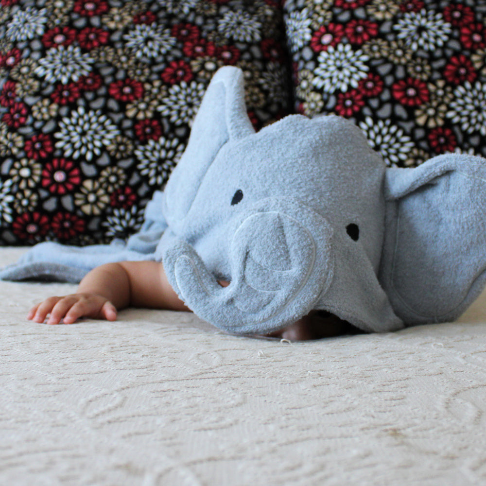 Toalla con Capucha 3D Elefante Gris